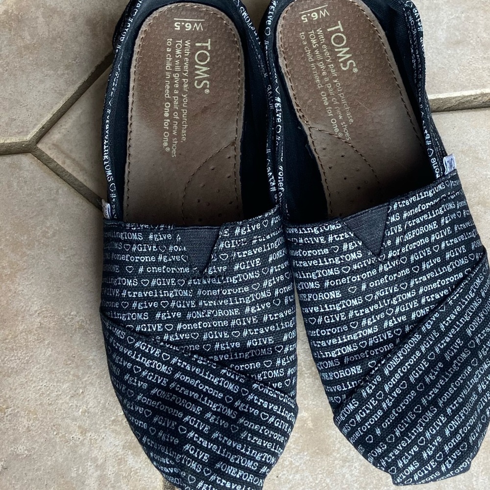 Toms Canvas shoes